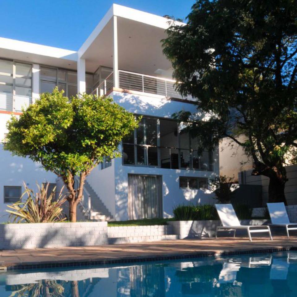 Internationale Immobilie:  Südafrika Kapstadt hochwertige Villa Bestlage Camps Bay