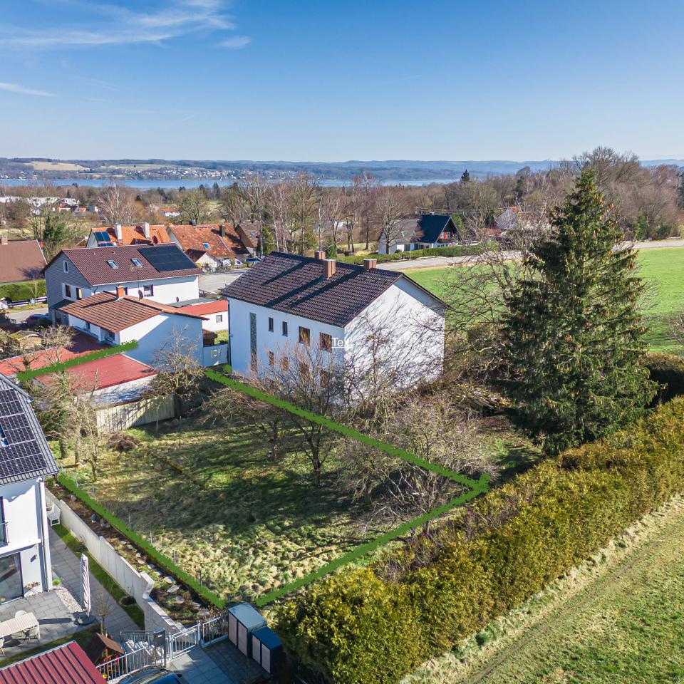 Noch ein Grundstücksteil verfügbar, für DHH oder EFH seltene Gelegenheit Das Grundstück ist bereits geteilt.
ca. 396 m² für DHH oder ca. 788 m²
Für EFH oder DHH

Hervorragende Lage und eines der wenigen Grundstücke in Schondorf am Ammersee.
Kapital: 450.000€ oder 890.000€